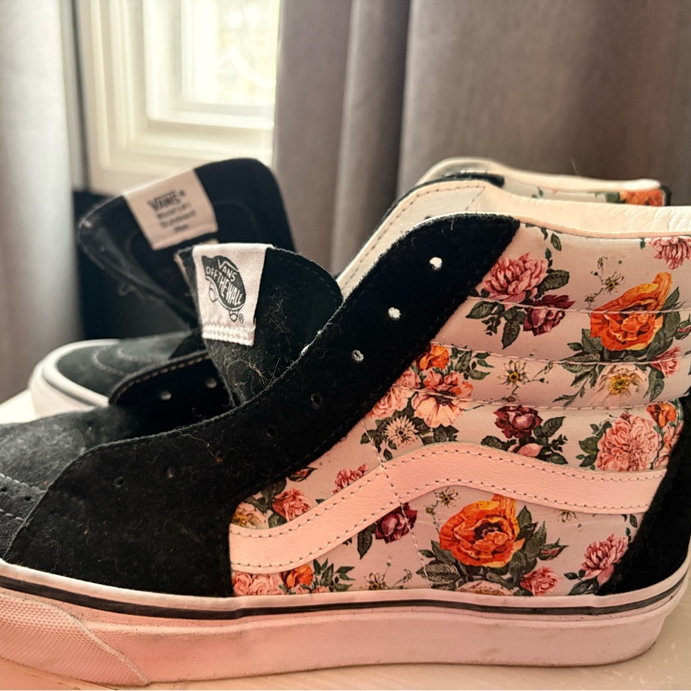 Vans Women's Floral Sk8-Hi sneakers - Black Suede and Floral